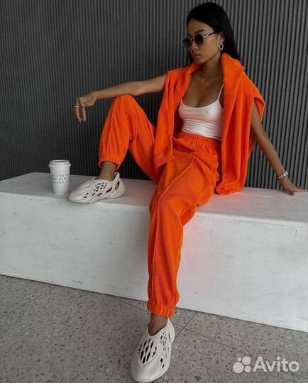 Спортивный костюм женский