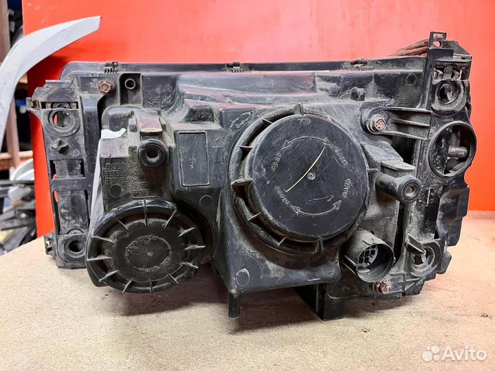 Фара передняя правая ксенон Range Rover Sport