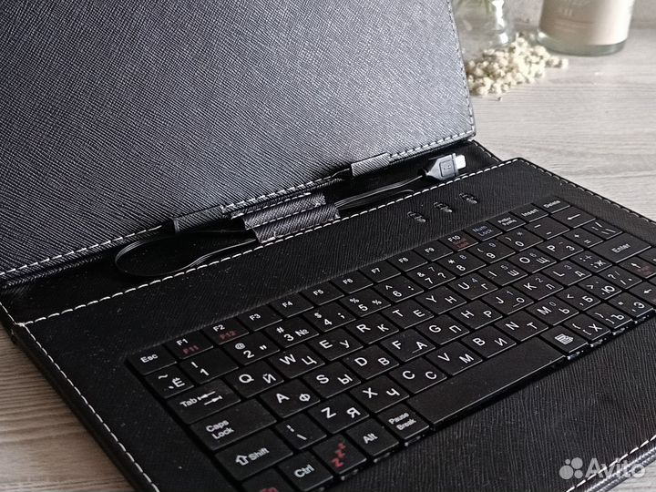 Чехол-подставка для планшета Micro USB