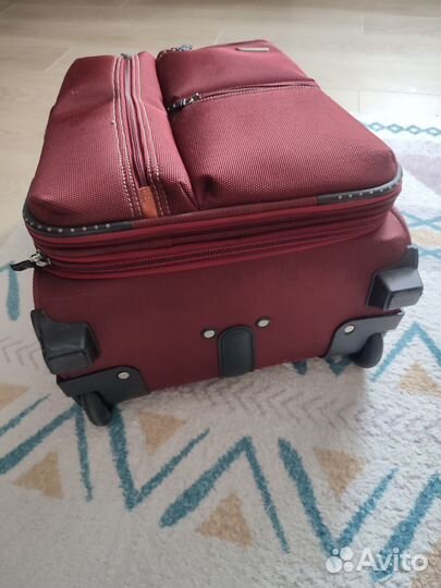 Чемодан на колесах Polar