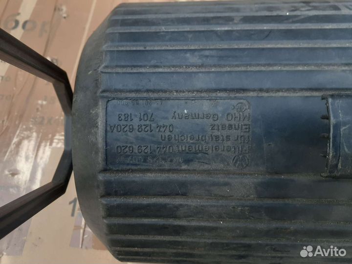 Корпус воздушного фильтра на Volkswagen t4