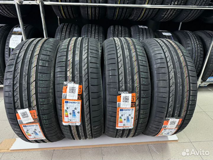 Tracmax X-Privilo TX3 215/55 R17