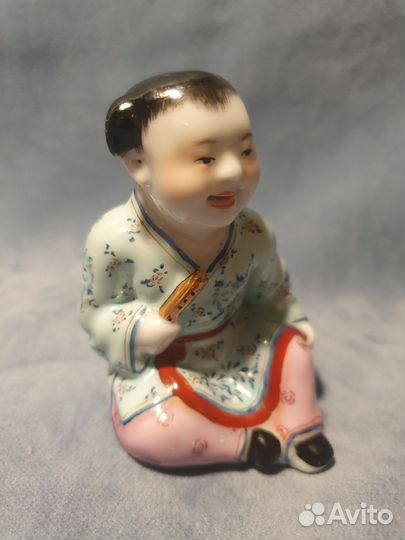 Статуэтка фарфор Китаец