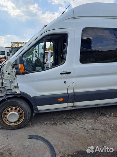 Двери передние на Ford Transit 2018 года