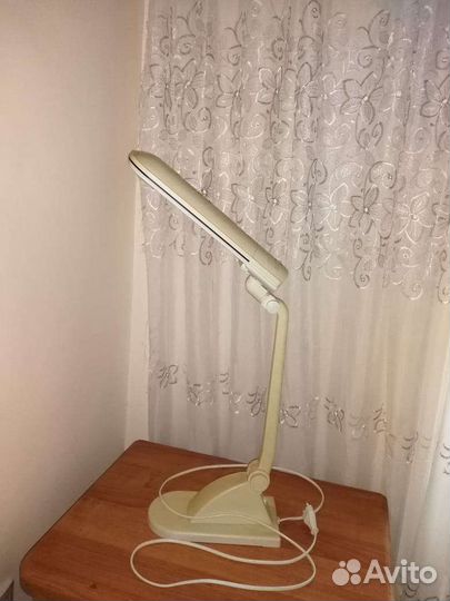 Лампа настольная