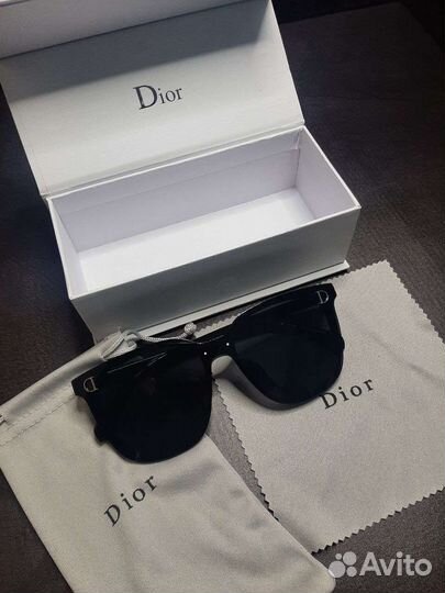 Солнцезащитные очки christian dior