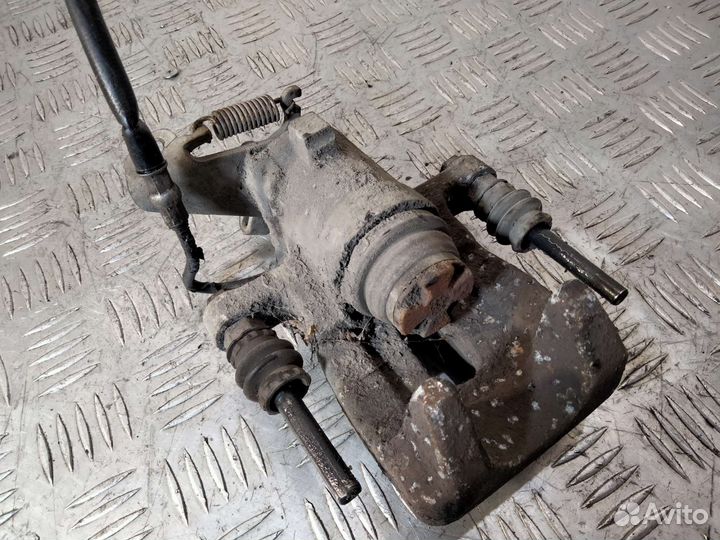 Суппорт задний правый Renault Scenic II