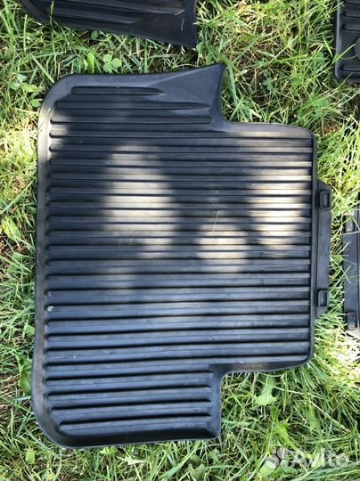 Автомобильные коврики резиновые