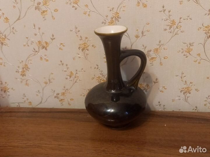 Маленькая вазочка для цветов