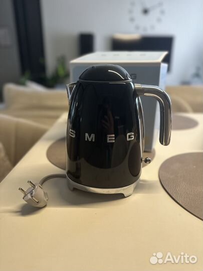 Чайник smeg 1.7