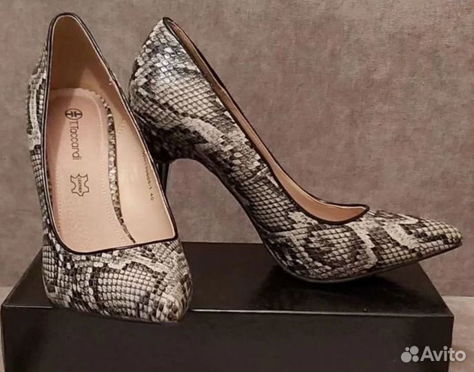 Продам туфли 40 размер