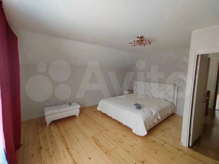 Дом 176,6 м² на участке 24,7 сот.