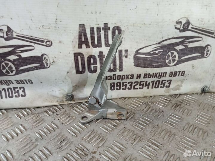 Петля капота левая Hyundai Elantra xd