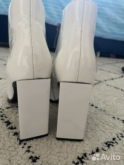 Ботильоны лаковые 36р