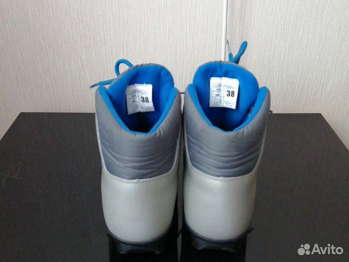 Лыжные ботинки р.38