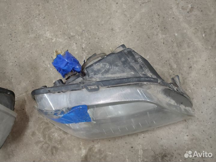 Фары передние с дефектом Renault Logan 1