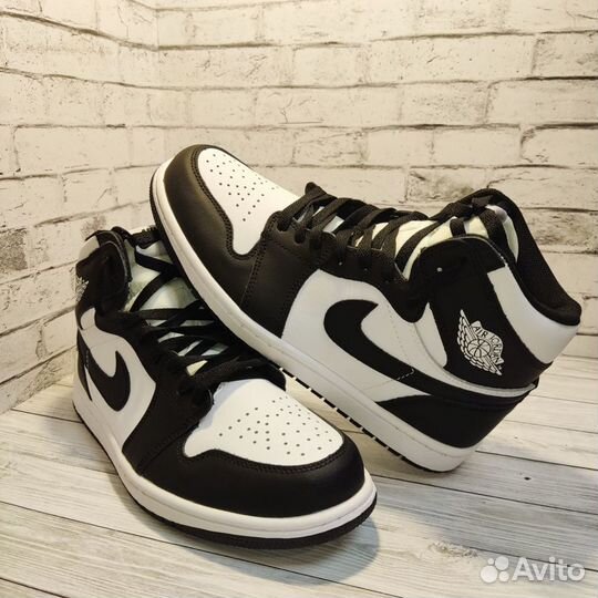 Кроссовки Air Jordan 1 Retro High Black White