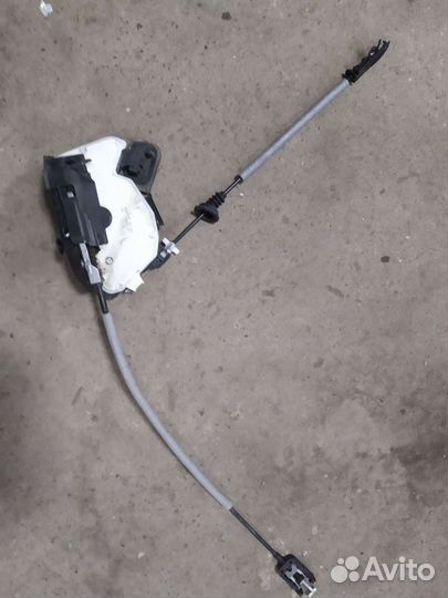 Замок двери задней правой volkswagen polo 5