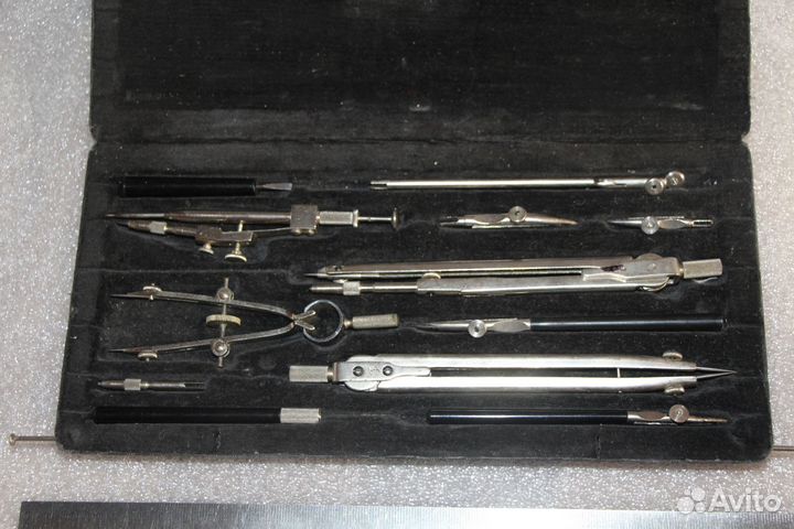 Завод Готовальня, Чертежный прибор