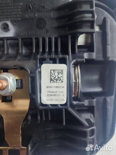 Подушка безопасности водителя Renault Scenic 82004