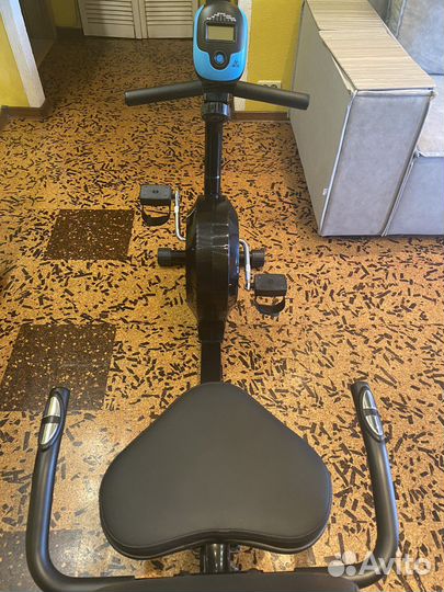 Горизонтальный велотренажер DFC B5040