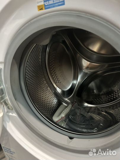 Стиральная машина Indesit BWE 81282 L B белый