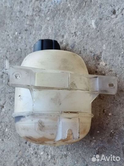 Бачок расширительный Renault 8200686355