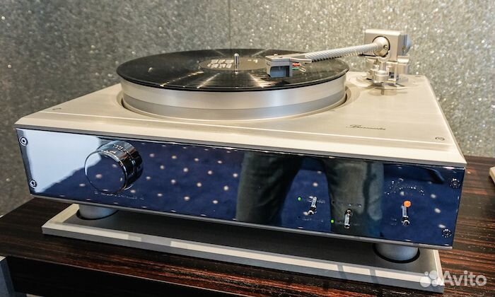 Burmester 175 reference line