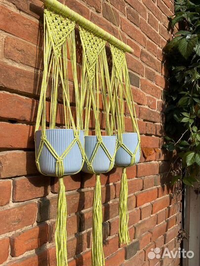 Кашпо для цветов подвесное