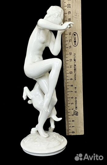 Статуэтка Девушка с козленком Hutschenreuther LHS