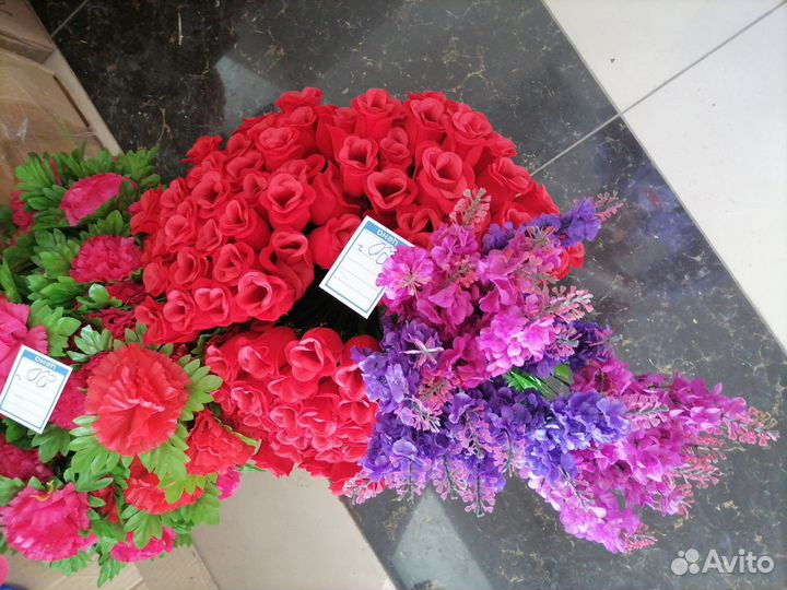 Цветы штучные
