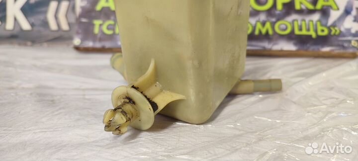 Бачок гур Audi 80 B4