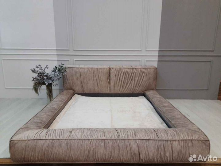Кровать Bonaldo с подъемным механизмом