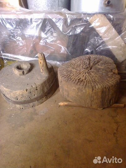 Жернова старинные