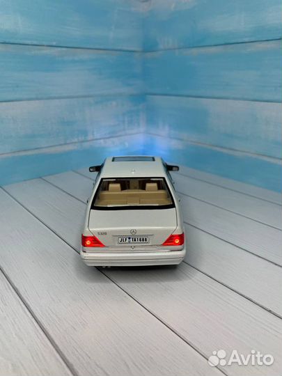 Модель автомобиля Mercedes-Benz S320 (W140) металл