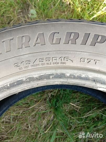 Goodyear UltraGrip Ice 2 215/55 R16