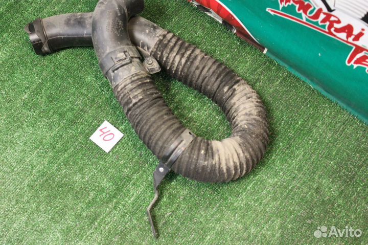 Патрубок воздушного фильтра Toyota Auris NZE151