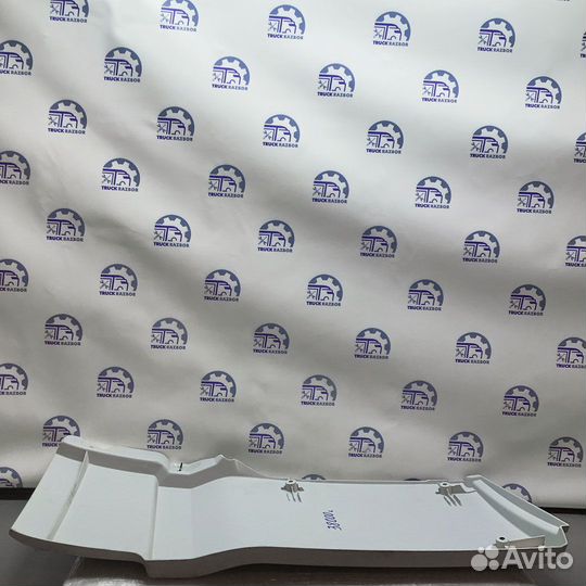 Спойлер кабины верхний DAF