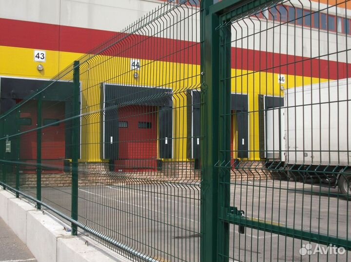 Забор из 3D сетки коричневой промышленная зона