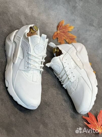 Nike air Huarache белые разм. 44