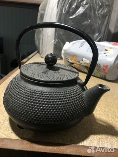 Чайник чугунный