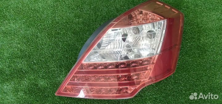 Фонарь правый Geely Emgrand EC7 2011-2016