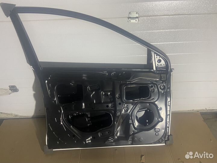 Новая передняя левая дверь Hyundai Solaris 1