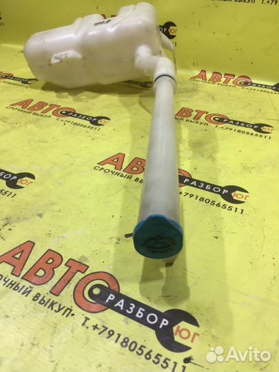 Бачок омывателя Nissan Elgrand E51 VQ35 2010