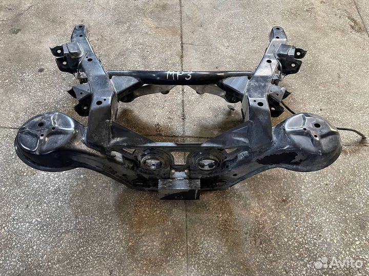 Балка задняя Mitsubishi Pajero (V60) III (1999–200