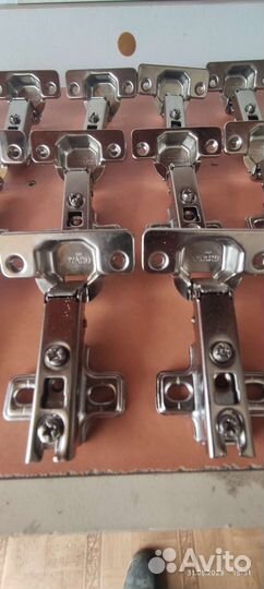 Петли мебельные boyard