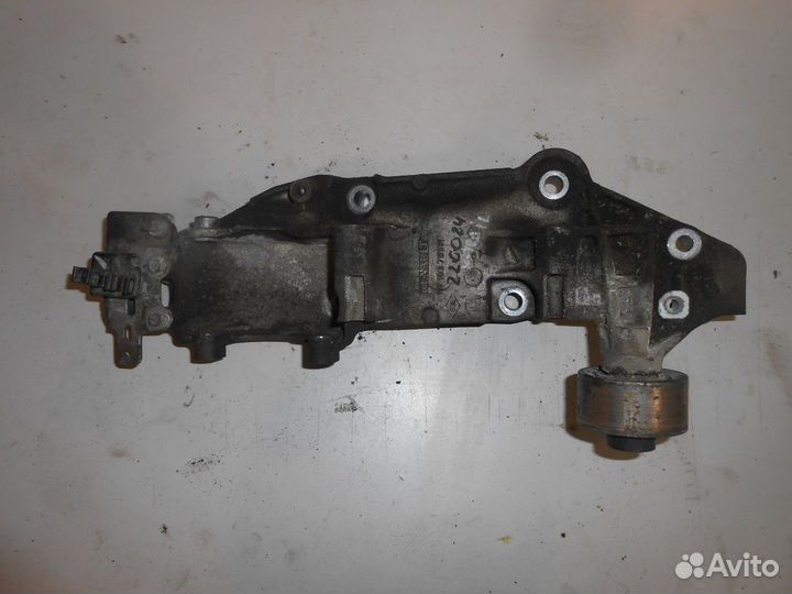 Кронштейн генератора