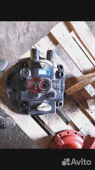 Гидромотор редуктора поворота JCB JS330LC