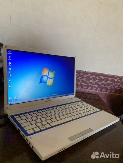 Samsung NP305V5A / Core i3-2350M
