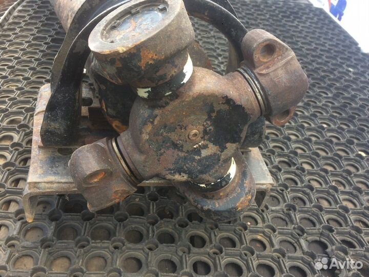 Вал карданный 2800мм Volvo VNL